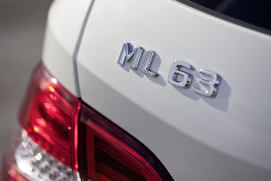  Mercedes-Benz ML63 AMG 2011 года  (фото 49 из 81)